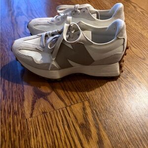 New Balance 327 sneakers